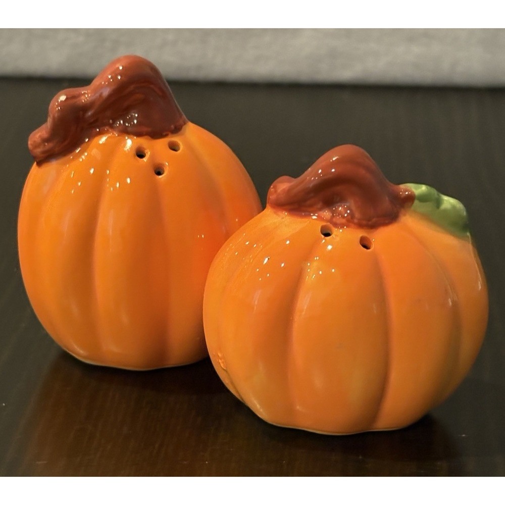 🎃Pumpkin Salt Pepper Shaker Set‎ Ceramic Fall Harvest Halloween Thanksgiving 🧂